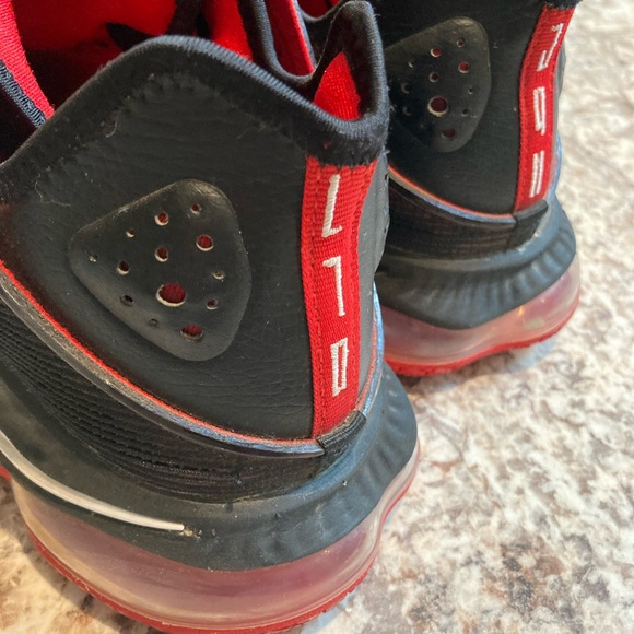 Nike Lebron 19 low basketball shoes - Picture 7 of 8